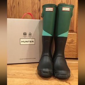 Hunter colorblock tall boots size 7- never worn